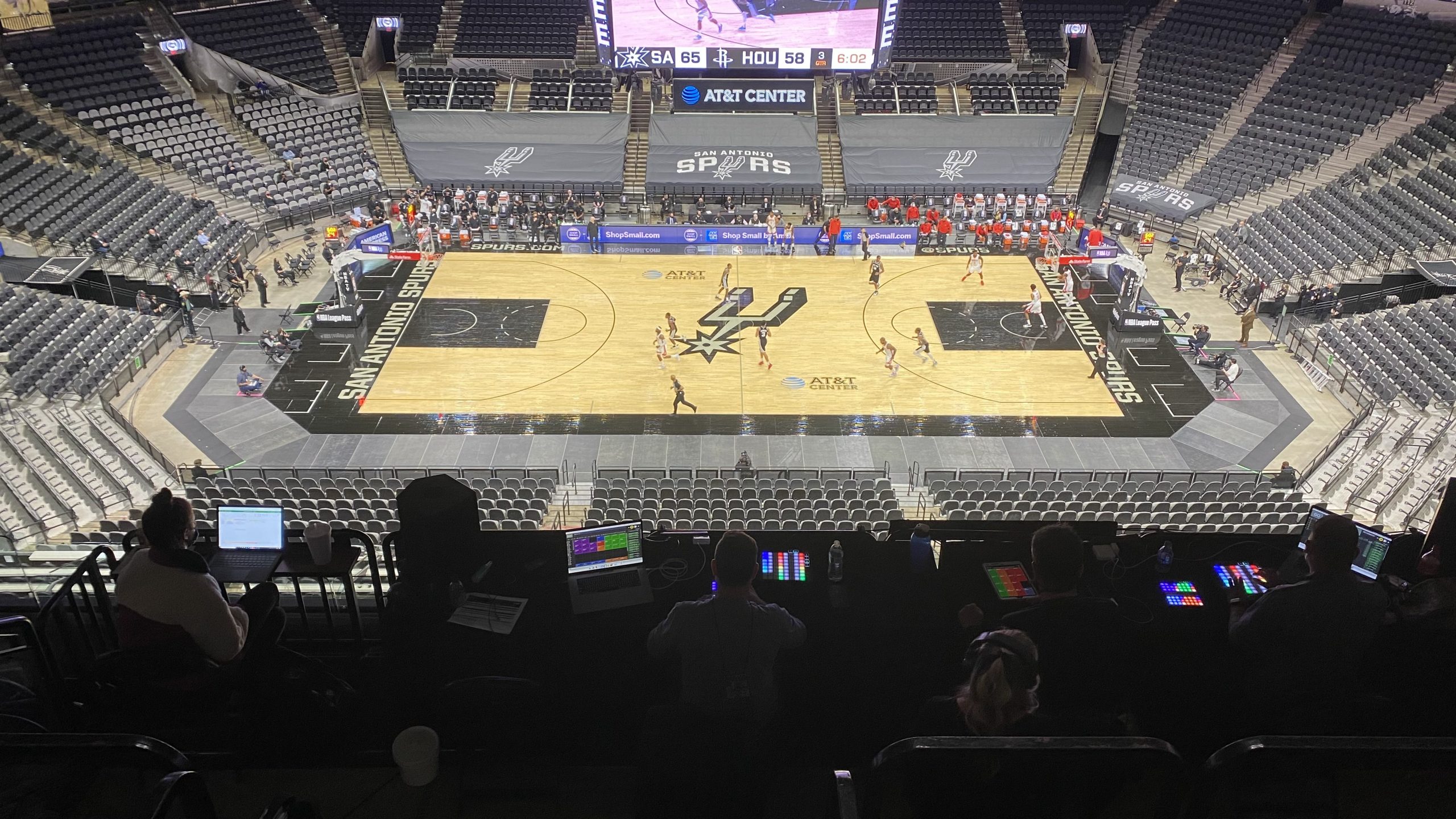 Spurs Give providing free WiFi from the AT&T Center