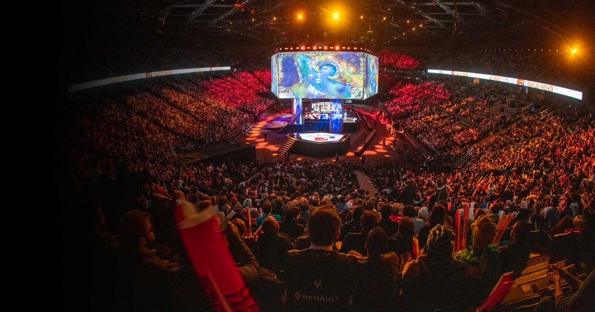 Lightning, fire and lasers: League of Legends championship brings massive,  international crowd to S.F.